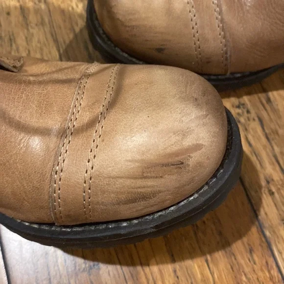 Women’s Tan lace up boots - Picture 10 of 11